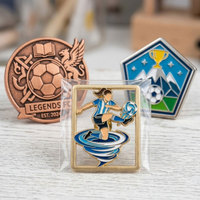 Cartoon-Anime-Stil Weltfußball-Emaille-Pin für Fans, Sammlerstücke, Anstecknadel, Fußball-Meisterschaft