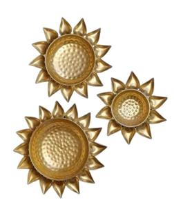 Juego de Cuencos Urli con Diseño de Hojas Hechos a Mano para Decoración de Puja, Artículo Metálico Duradero para Uso en Interiores en Diwali, Cuenco para Flores Flotantes en Agua - Product Image 1