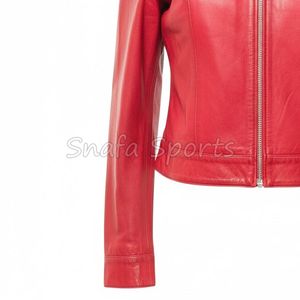 Chaqueta de cuero para mujer, estilo moderno, ropa de calle, diseñada para looks y mujeres seguras de sí mismas. - Product Image 4