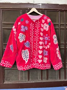 Chaqueta Bohemia de Terciopelo Rosa con Bordado Suzani y Patrón Floral Hecho a Mano, Manga Larga, Cuello Redondo, Ropa de Abrigo de Invierno para Mujer - Product Image 1