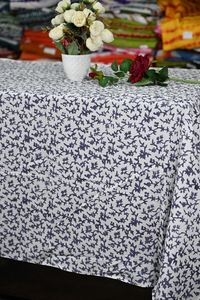 Mantel de Mesa Floral de Algodón Reutilizable, Ecológico, con Estampado de Bloques Moderno, Hecho a Mano en India, para Uso Doméstico - Product Image 4