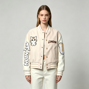 Veste universitaire personnalisée pour femme en mélange de laine, manches en similicuir blanc, broderie de lettres en chenille, style streetwear, veste Letterman - Product Image 1
