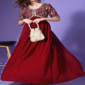 Robe longue d'été luxueuse pour femme en coton/soie, broderie dentelle et perles – Respirante, écologique, idéale pour les fêtes - Product Image 3