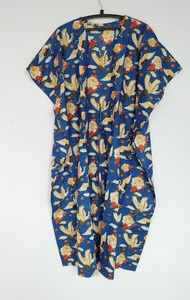 ชุดเดรสผ้าฝ้ายพิมพ์ลายดอกไม้สไตล์คาฟตัน งานแฮนด์เมดจากอินเดีย เสื้อคลุมกิโมโนน้ำหนักเบา สไตล์โบฮีเมียน เหมาะสำหรับใส่ไปเที่ยวพักผ่อน - Product Image 4