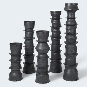 Juego de 5 Macetas Totem Apilables de Aluminio Fundido con Patina Antigua, Decoración Vintage para Jardín y Patio, con Orificio de Drenaje, Macetas para Exteriores - Product Image 1