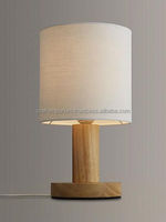 Lampes de table élégantes et modernes, fabriquées à la main avec un design Pop Art, en bois de pin, d'acacia et de copeaux de résine