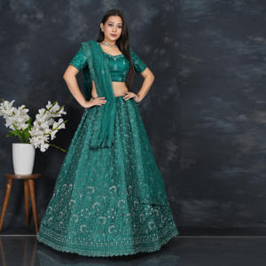 Conjunto de Lehenga Choli con Bordado de Hilo Detallado, Falda Acampanada, Blusa a Juego y Dupatta Transparente, Elegante para Ocasiones Especiales - Product Image 3