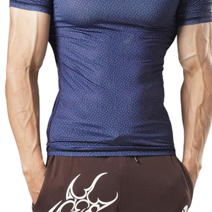 T-shirt de compression personnalisé pour homme, bleu marine imprimé, à manches courtes, col ras du cou, ajusté, pour entraînement sportif, protection anti-UV, sous-vêtement de sport athlétique - Product Image 5
