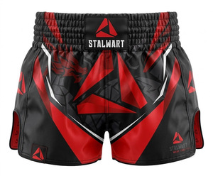 Shorts de Muay Thai Stalwart avec imprimé Dragon Doré et ceinture rouge, en polyester durable, pour le combat - Product Image 2
