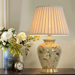 Design saisissant en forme de vigne dorée avec un abat-jour de style soyeux offre un look esthétique botanique luxueux. Disponible à prix de gros. - Product Image 3