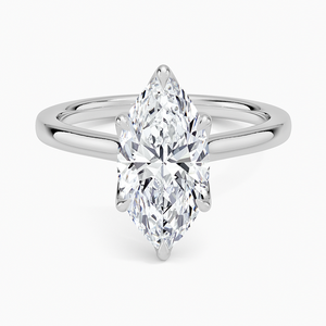 Anillo Solitario de Oro Blanco de 14K con Diseño Clásico de Catedral y Engaste Brillante - Product Image 1