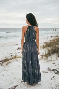 ชุดเดรสยาวผ้าเรยอนลายมัดย้อมแบบผูกคอสำหรับผู้หญิง สไตล์โบฮีเมียน เหมาะสำหรับใส่ไปเที่ยวทะเล - Product Image 3