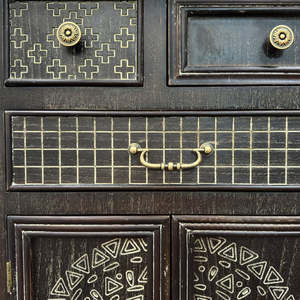 Gabinete de madera de varios cajones hecho a mano con paneles geométricos y florales para la decoración del hogar y la escuela para la sala de estar - Product Image 6