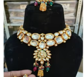 Kundan Meenakari Parure de bijoux en laiton plaqué or avec perle Mariages Fêtes Anniversaires Fiançailles Vêtements de mariée Cadeaux parfaits - Product Image 2