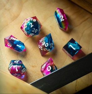 Juego de Dados de Resina con Brillo, Números Poliédricos, Colores Personalizados Hechos a Mano, Piezas para Juegos de Mesa - Product Image 4