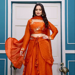 Tenue de Lehenga élégante et festive avec broderie Zari, travail de sequins et dupatta en satin doux - Product Image 1