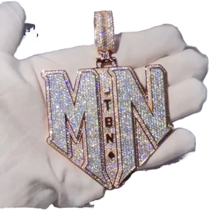Colgante de Letra Personalizado de Moissanita, Joyería de Lujo de Plata de Ley Chapada en Oro Estilo Hip Hop con Engaste de Garra - Product Image 1