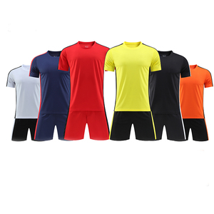 Uniforme de Fútbol de Manga Corta para Hombre y Niños, Uniforme de Fútbol Ligero, Conjunto de Uniforme de Fútbol Cómodo para Todas las Temporadas - Product Image 1