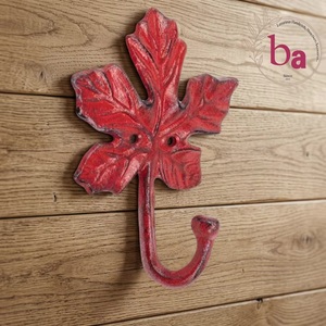 Crochet mural rustique en fonte de fer rouge en forme de feuille d'érable, fait main, pour vêtements - Product Image 1