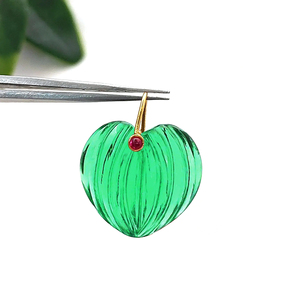 Colgante de Cuarzo Esmeralda Tallado en Forma de Calabaza, Colgante de Cuarzo Esmeralda en Forma de Corazón Chapado en Oro, Amuleto Tallado, Colgante de Corazón Tallado, Mayorista - Product Image 1