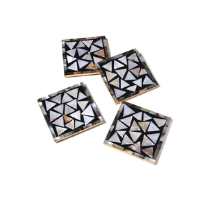 Sous-verres en nacre faits à la main, écologiques, 4 pouces, ensemble moderne, fabriqués en Inde - Product Image 4