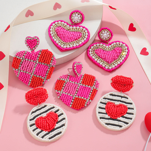 Pendientes Colgantes de Lentejuelas Brillantes con Forma de Corazón y Labios Multicolor, Estilo Boho Elegante, Hechos a Mano, para San Valentín - Product Image 3