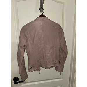 Premium Women's Lamb Leather Moto Biker <b>Jacket</b> Quilted Shoulder Detail OEM/ODM Customizable - Product Image 3