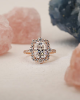 Bague de fiançailles en or rose avec diamant taille émeraude, sertissage halo pour femme, style classique, certifiée IGI, clarté VS1, excellente taille
