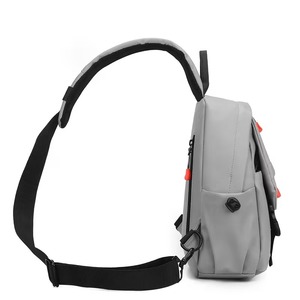 Sac à bandoulière multifonctionnel décontracté en nylon pour hommes, grande capacité 30-40L, tendance pour le cyclisme, les sports et autres activités - Product Image 2