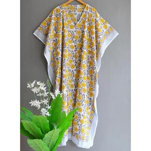 Robe Kaftan Longue en Coton Fait Main pour Femme, Imprimé Floral, Coupe Asymétrique, Idéale pour la Plage et les Soirées Estivales - Product Image 2