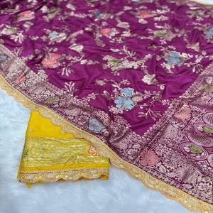 VASTRA COTTAGE Sari de Seda Dola Tejido con Diseño Floral para Mujer, Sari Festivo para Bodas - Product Image 1