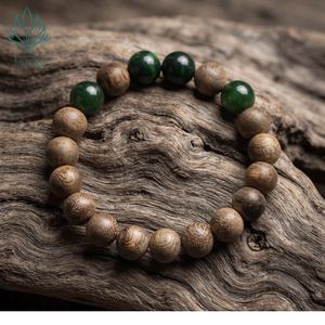 Excelente Pulsera de Agarwood de Vietnam, Unisex, Regalo AL-SG.02.10.006 con 4 Cuentas de Coral Verde, 15 Cuentas de Agarwood Natural, 19cm - Product Image 3