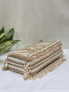 Bolso de Hombro con Patrón Dorado y Marfil, Borde con Cristales, Estructurado, Accesorio para Fiestas Nocturnas para Mujer - Product Image 4