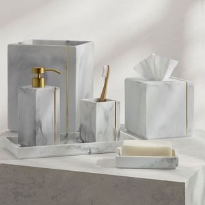 El conjunto de accesorios de baño de mármol premium es una colección elegante y sofisticada diseñada para transformar baños modernos. - Product Image 6