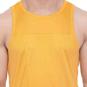 Débardeur en coton personnalisé avec logo pour homme, idéal pour la gym, la musculation et l'entraînement, sans coutures, pour le bodybuilding. - Product Image 6