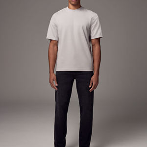 T-shirts de sport personnalisés pour hommes, coupe ajustée, en polyester/coton, respirants, écologiques, à séchage rapide, couleur unie, pour la gym et la mode - Product Image 3