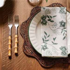 Napperon chargeur en rotin tissé floral de style moderne Accent parfait pour améliorer votre salle à manger Tapis et serviettes de cuisine - Product Image 4