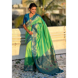 Sari en soie Elite Weaves 0,65g avec pallu Paithani et foulard tissé Kadiyal Zari - Product Image 1