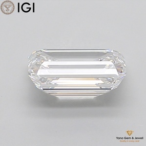 Diamant de laboratoire CVD de 2,50 carats, taille émeraude, couleur D, pureté VVS1, certifié IGI, pour une élégante bague de fiançailles solitaire - Product Image 5