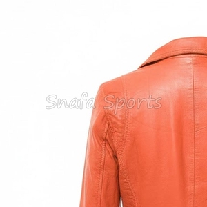 Chaqueta de cuero para mujer de primera calidad, material suave, prenda exterior que ofrece durabilidad, comodidad y un estilo moderno y a la moda. - Product Image 6