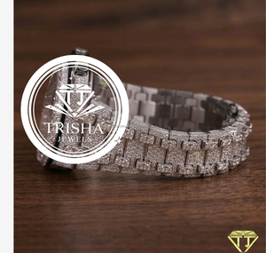 Reloj de Diamantes Moissanite con Esfera Redonda Personalizada, Piedras Brillantes con Claridad VVS, Diseño de Lujo Totalmente Cubierto de Diamantes para Hombre y Mujer - Product Image 2