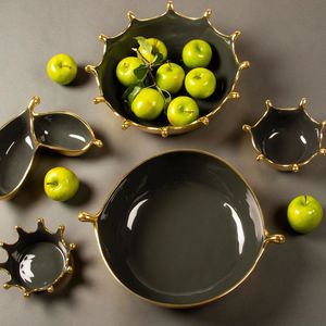 Bol de service unique en métal avec finition émaillée, parfait pour servir des aliments lors de festivals, de réunions familiales et de célébrations - Product Image 5