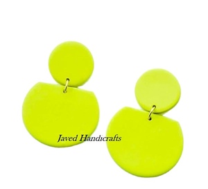 Pendientes de resina pequeños para fiestas, pendientes de resina de alta calidad estándar, Color personalizado, diseño hecho a mano, pendiente de resina, Color rosa - Product Image 2