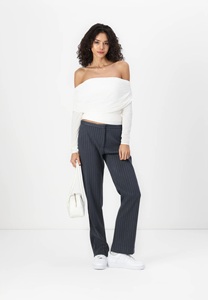 Women'S Casual Streetwear Full Sleeve Y2K Street Letter Print Trendy <b>Top</b> Off-Shoulder Design <b>Patchwork</b> Polyester/Cotton T-Shirt - Product Image 1