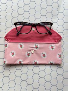 <b>Sweet</b> Floral Fabric Eyeglass Cases With <b>Heart</b> Button Closure Pink And White Patterns Quilted Design For Women Accessories - Product Image 3