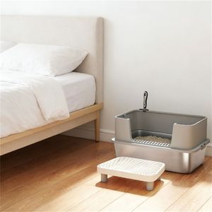 Bac à litière pour chat en acier inoxydable, poubelle pour animaux avec accessoire de design haut de gamme pour l'hygiène féline - Product Image 1