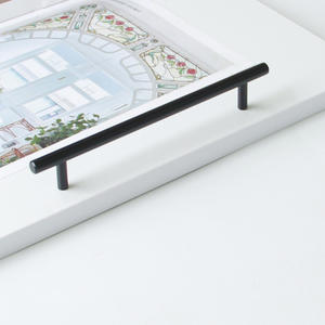 Poignée de meuble moderne minimaliste en fer en forme de T, finition noire, durable, pour armoires de cuisine, salle à manger, tiroirs et commodes - Product Image 4