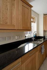 Granite noir indien |   Dalles de granit indien de qualité supérieure pour comptoirs, revêtements de sol et revêtements muraux - Product Image 1
