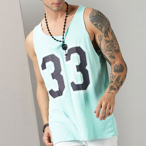 Camiseta sin Mangas Azul Claro para Hombre con Estampado del Número 33, Cuello Redondo, Estilo Casual, Tejida y Transpirable - Product Image 1