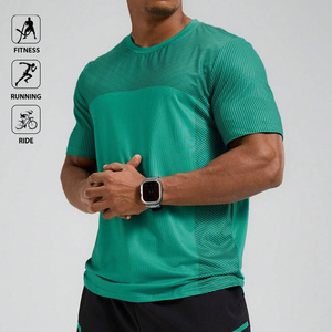 Tenue de football athlétique personnalisée : Maillot et short imprimés pour équipe, séchage rapide, protection UV, idéal pour les tournois et l'entraînement en club en été - Product Image 2
